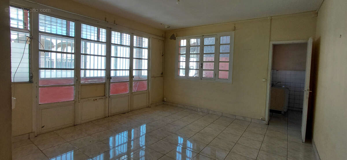 Appartement à POINTE-A-PITRE