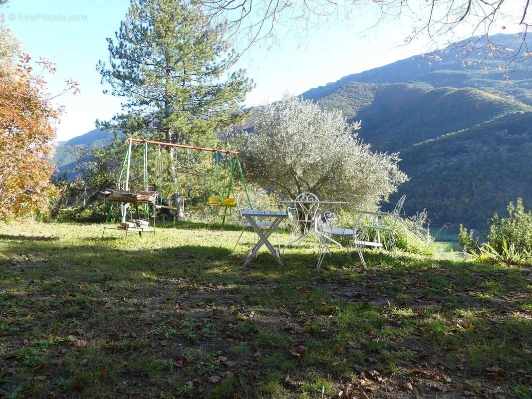 Maison à PUGET-THENIERS