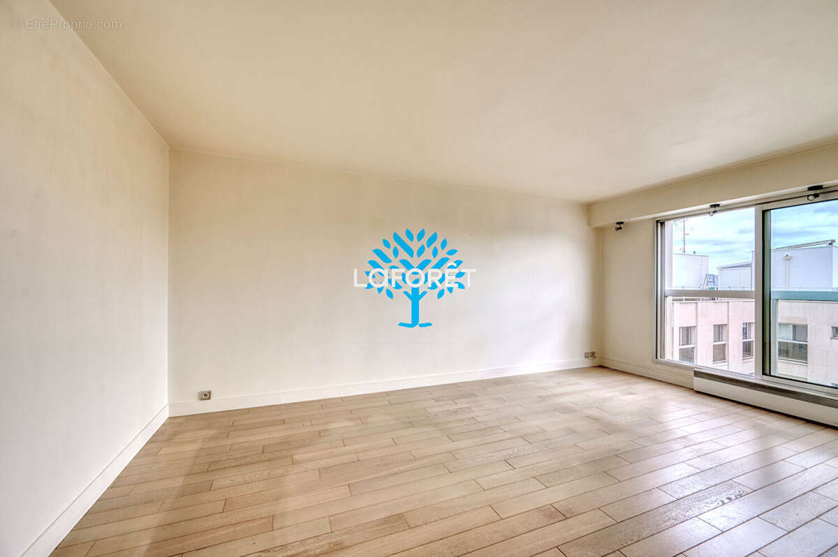 Appartement à NEUILLY-SUR-SEINE