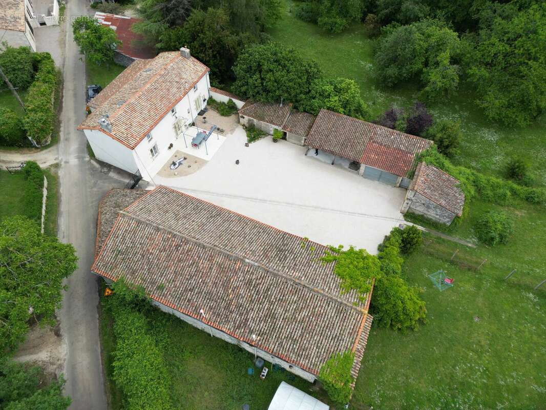 Maison à LA FORET-DE-TESSE