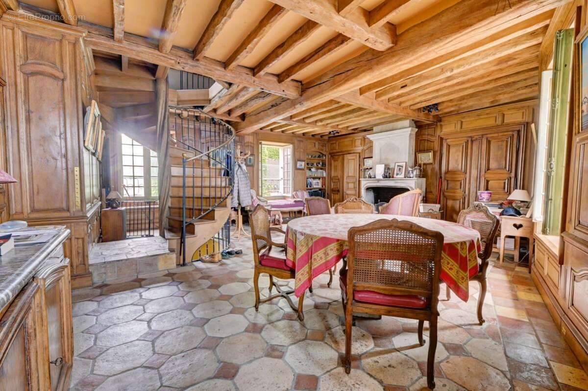 Maison à PARIS-4E