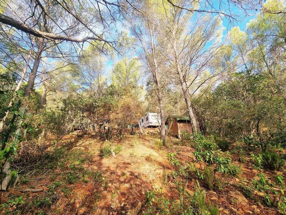 LE BEAUSSET-TERRAIN NON CONSTRUCTIBLE-A VENDRE-SECTEUR CALME - Terrain à LE BEAUSSET