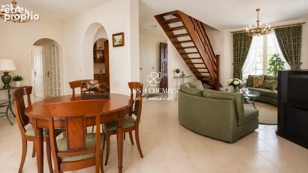 Villa  à rénover de 6 pièces d'environ 185 m2 sur 698 m2 proche mer et commerces - photo 2