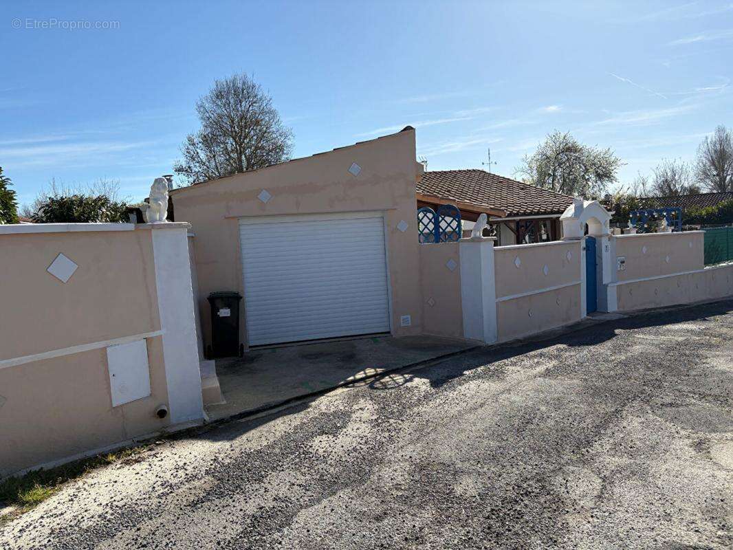 Maison à SAINTES