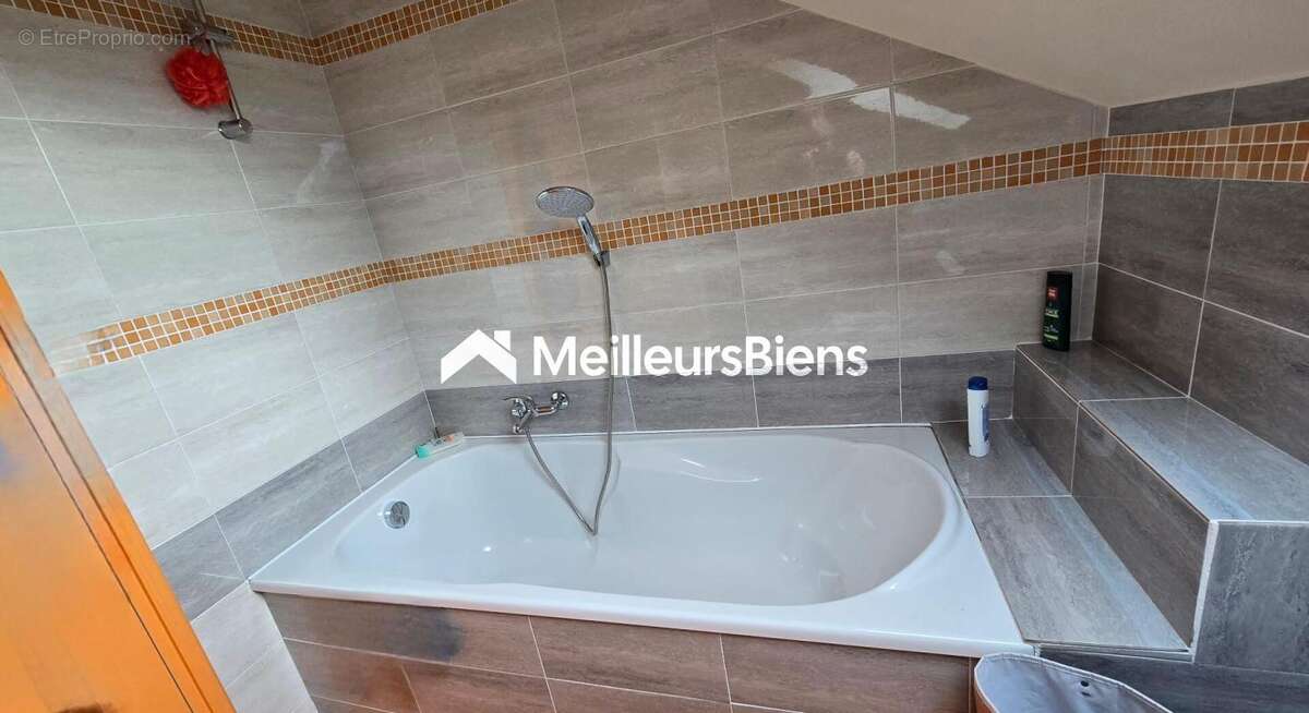 Maison en pierre, 140m²,  4 chambres - photo 10