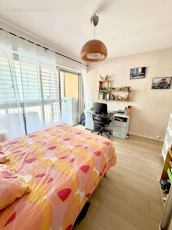 Appartement à SIX-FOURS-LES-PLAGES