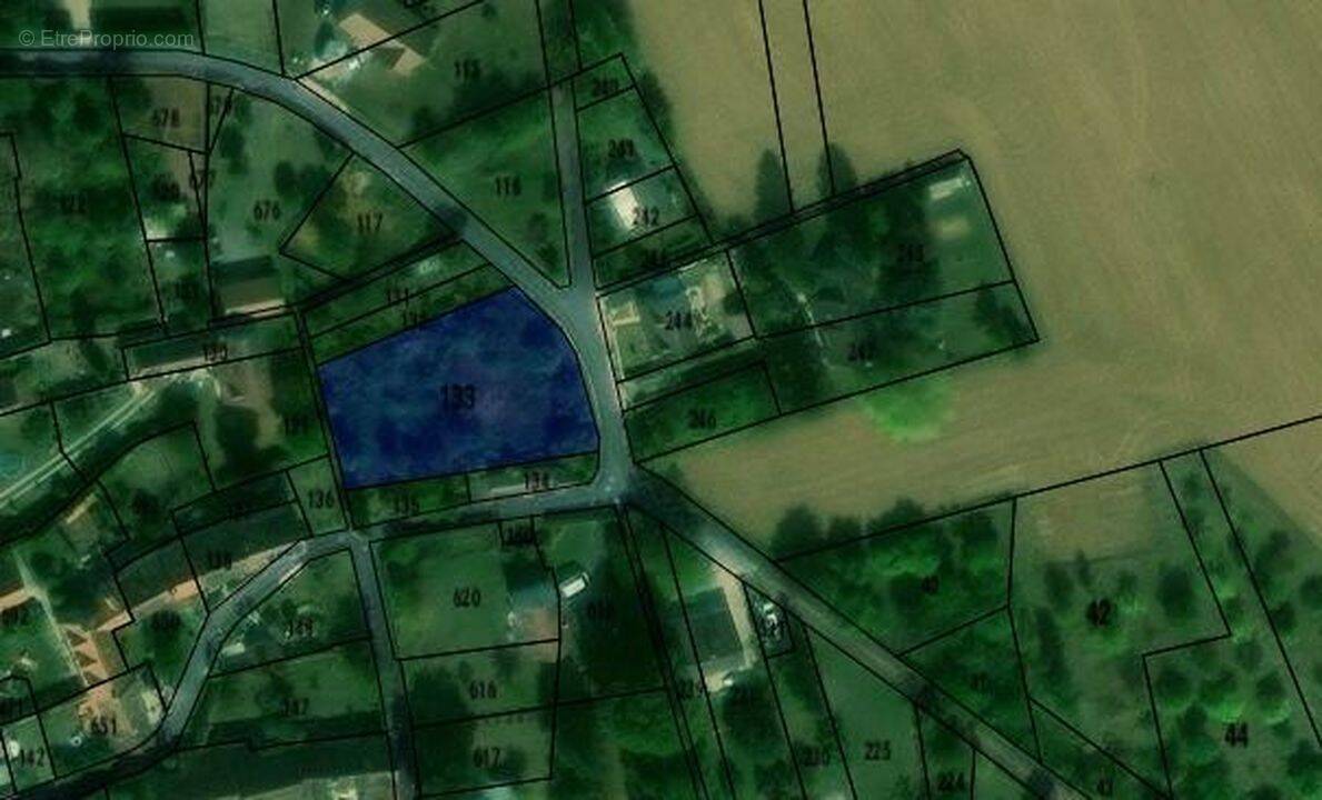 Terrain à SOGNOLLES-EN-MONTOIS