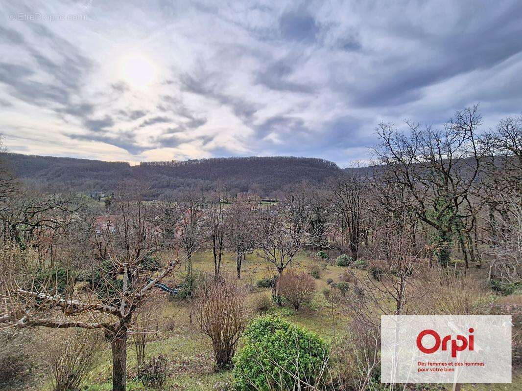 Maison à CONDAT-SUR-VEZERE