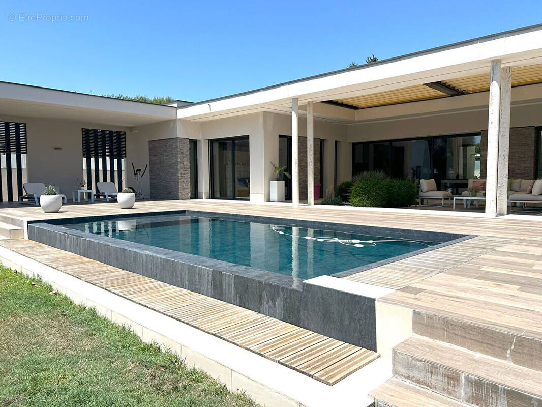 Maison à VILLENEUVE-LES-AVIGNON