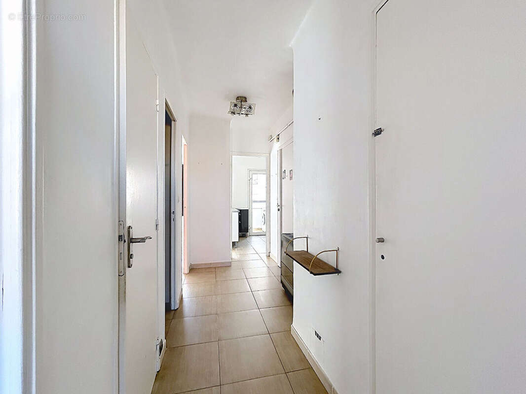 Appartement à MARSEILLE-5E