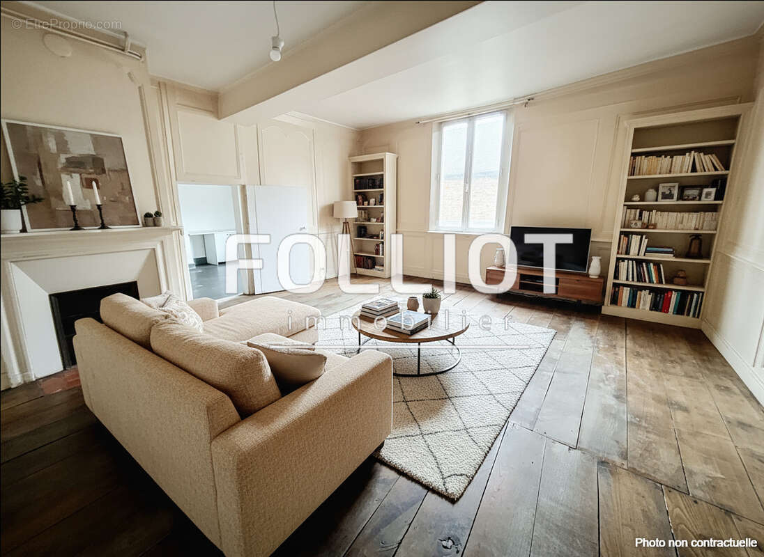 A vendre - Appartement en duplex Fougères 105 m² - Hyper centre - photo 2
