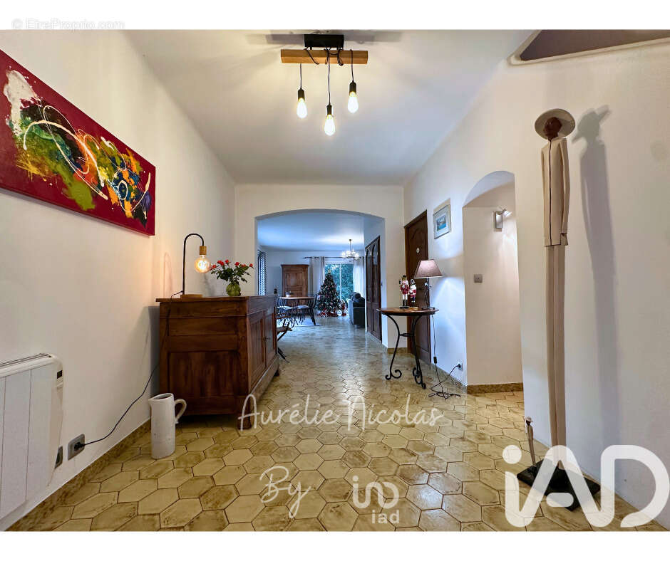 Photo 8 - Maison à ENTRAIGUES-SUR-LA-SORGUE