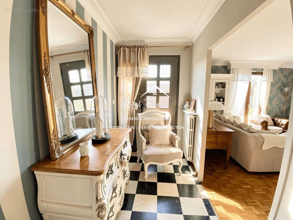 Maison à CHATELLERAULT