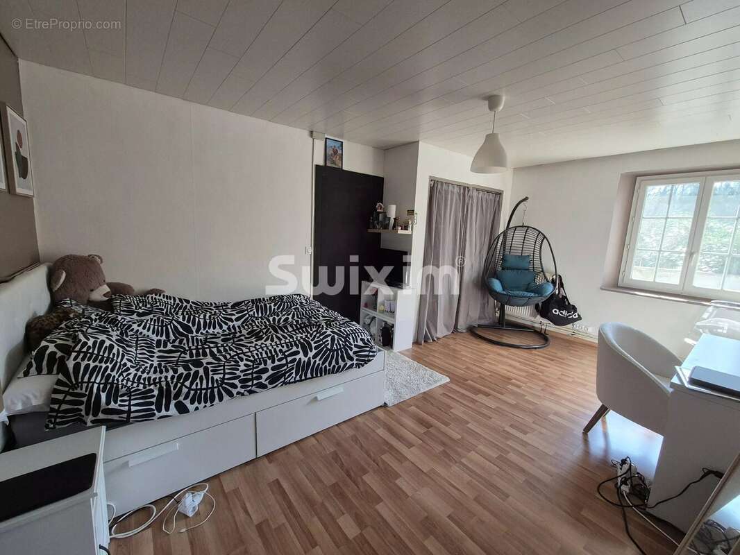 Maison à ETREPIGNEY