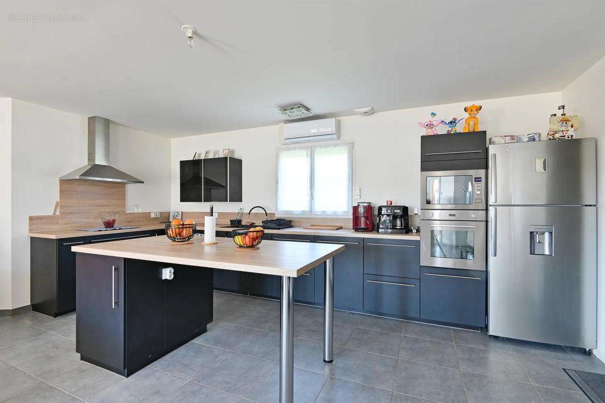 Maison de 5 pièces de 119 m² à Saint-Remèze - photo 19