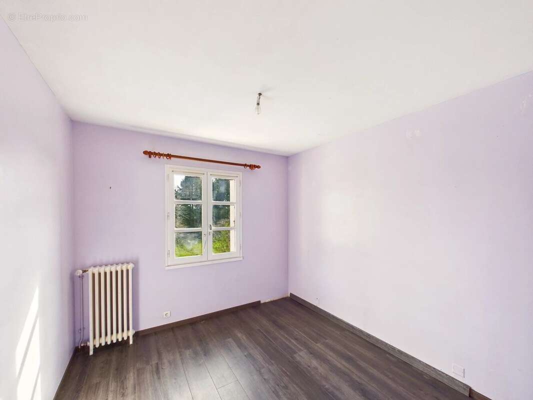 Maison à SAINT-SAUD-LACOUSSIERE