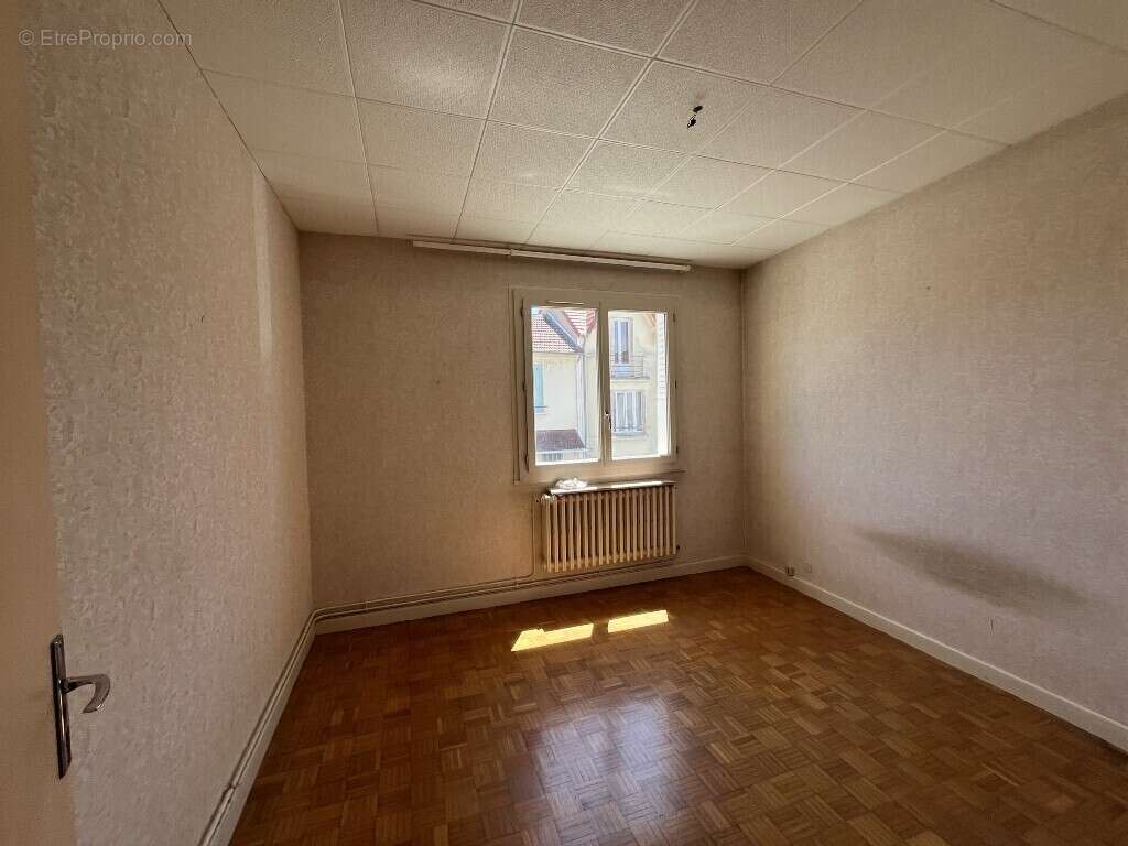 Appartement 85 m² à Vichy  - photo 5
