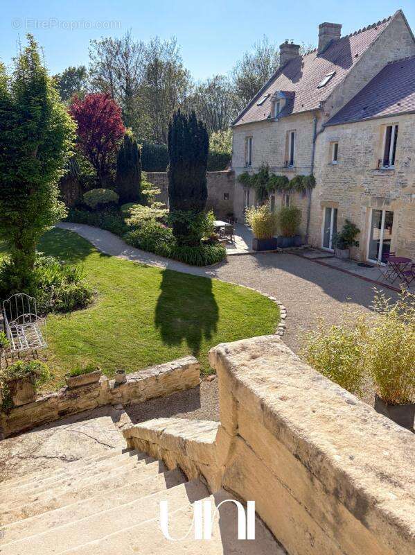 Maison à FONTAINE-HENRY