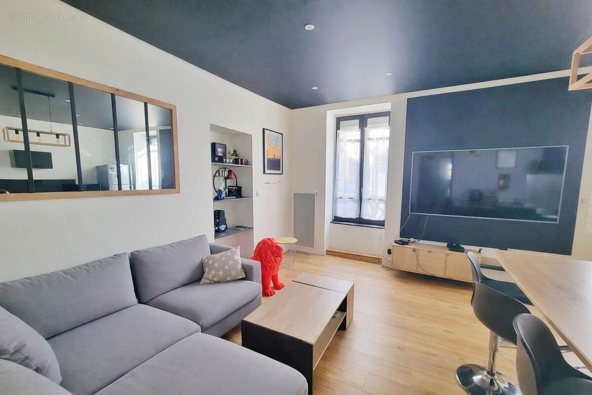 Appartement à PIERRE-BENITE