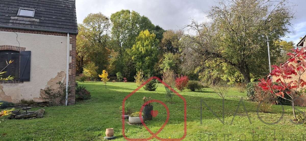 Maison à IVOY-LE-PRE