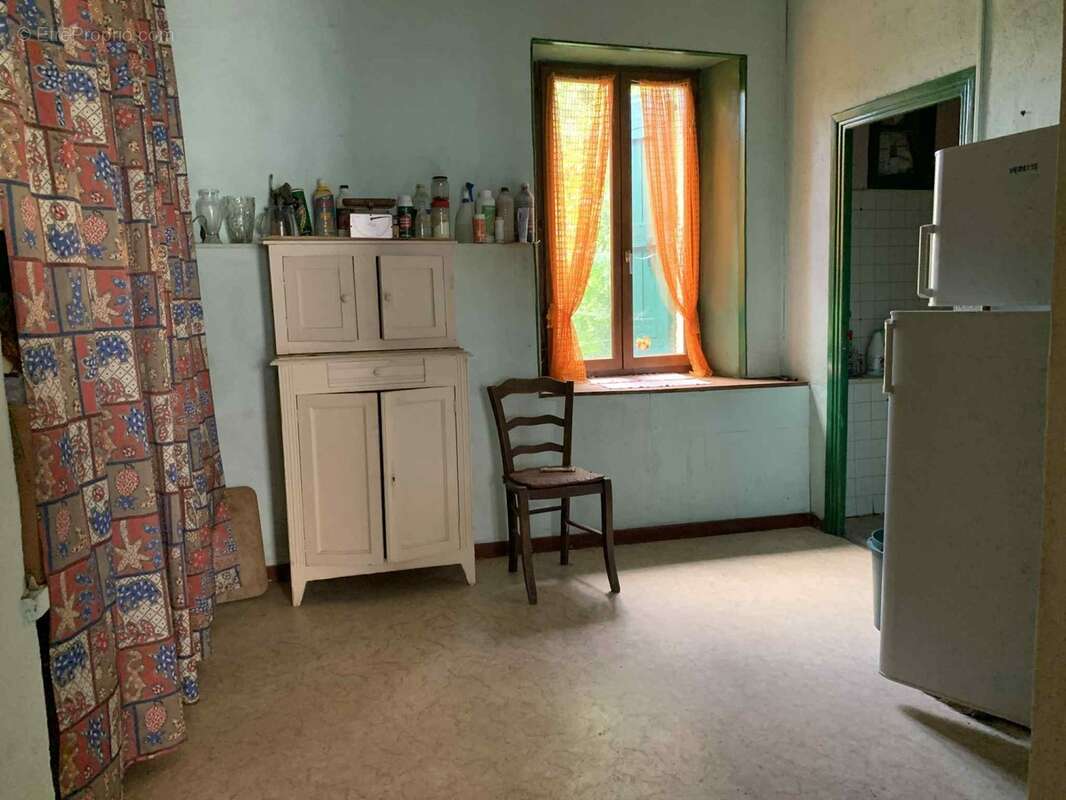 À vendre – Corps de ferme mitoyen à rénover – Lus-la-Croix-Haute (26620) - photo 4
