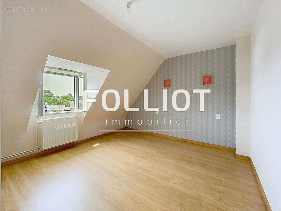 Maison à SAINT-GERMAIN-EN-COGLES