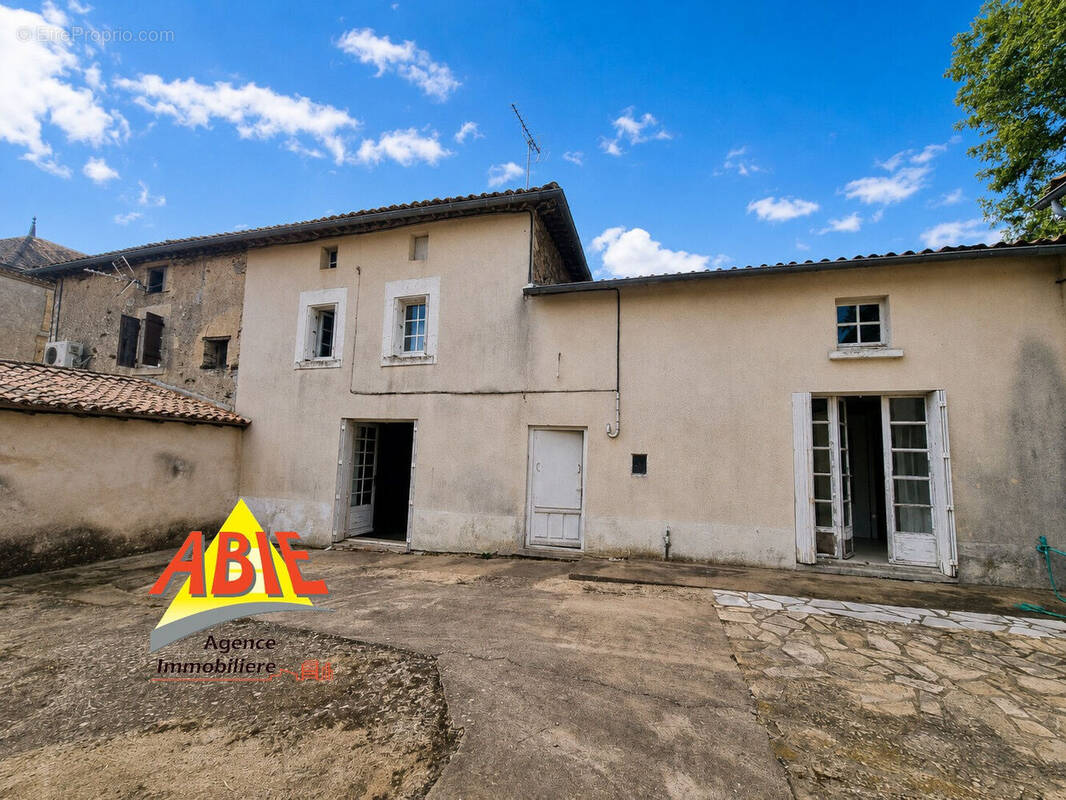 Photo 1 - Maison à PAMPLIE