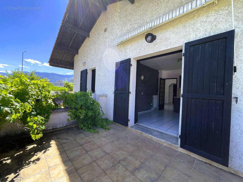 Maison à SAINT-MARTIN-D'HERES