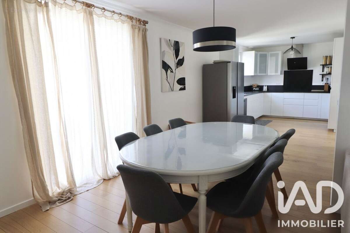 Maison 136 m² à Viry-Chatillon  - photo 3