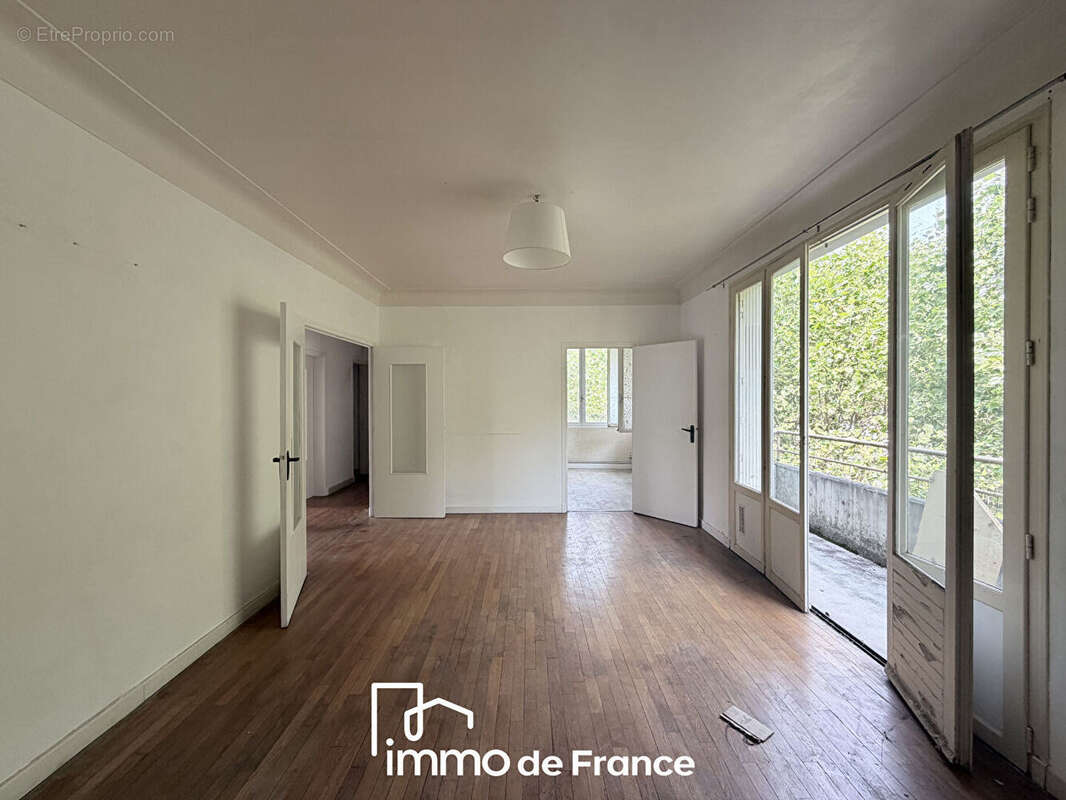 Immeuble Rodez - Local commercial + 2 Appartements T4 - photo 5