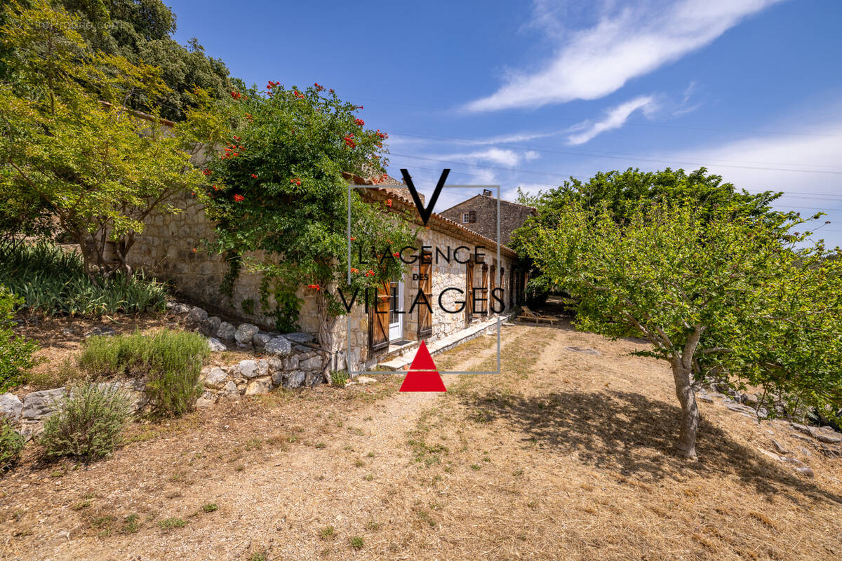 Maison à SAINT-CEZAIRE-SUR-SIAGNE