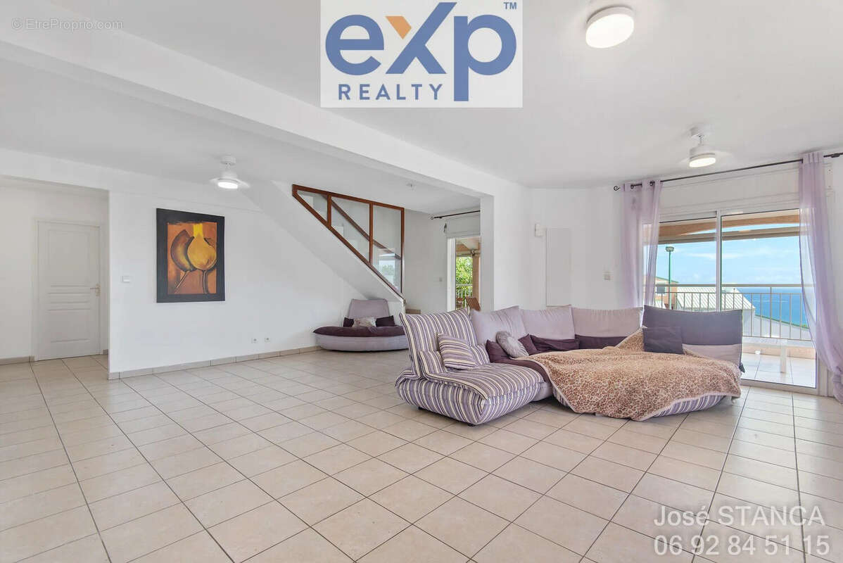 Maison 210 m² à Saint-Paul  - photo 6