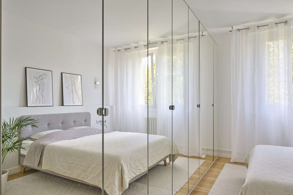 Appartement à NEUILLY-SUR-SEINE