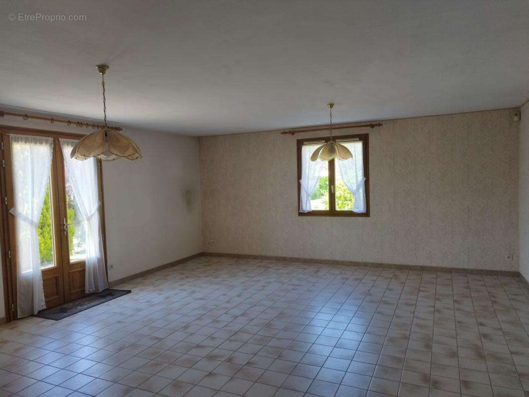 Maison 110 m² à Pelussin  - photo 3