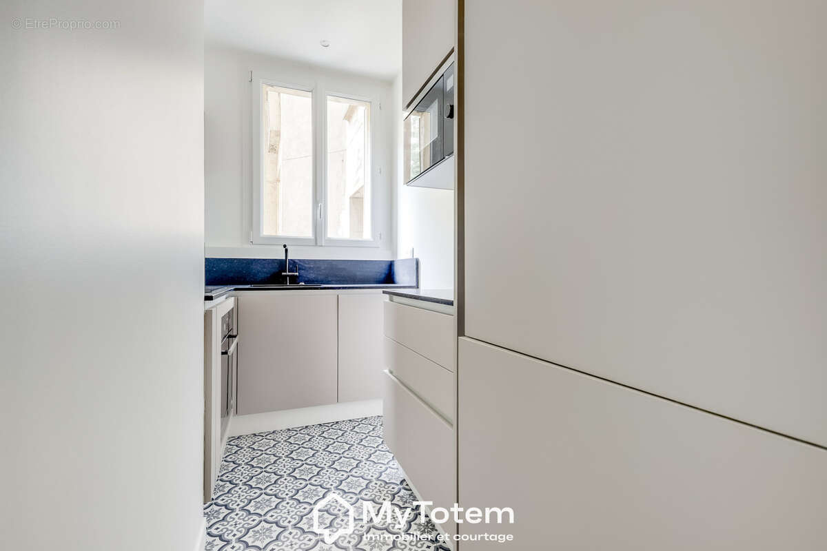 Appartement à PARIS-14E