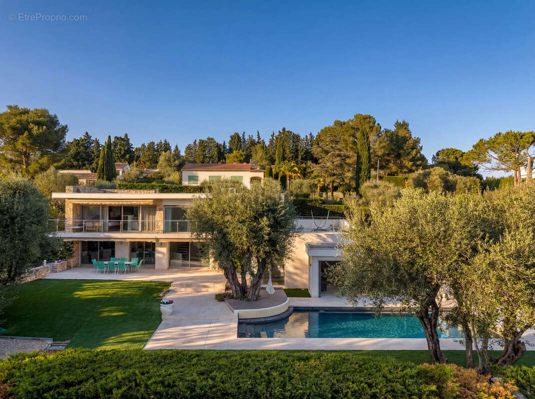 Maison à VALBONNE