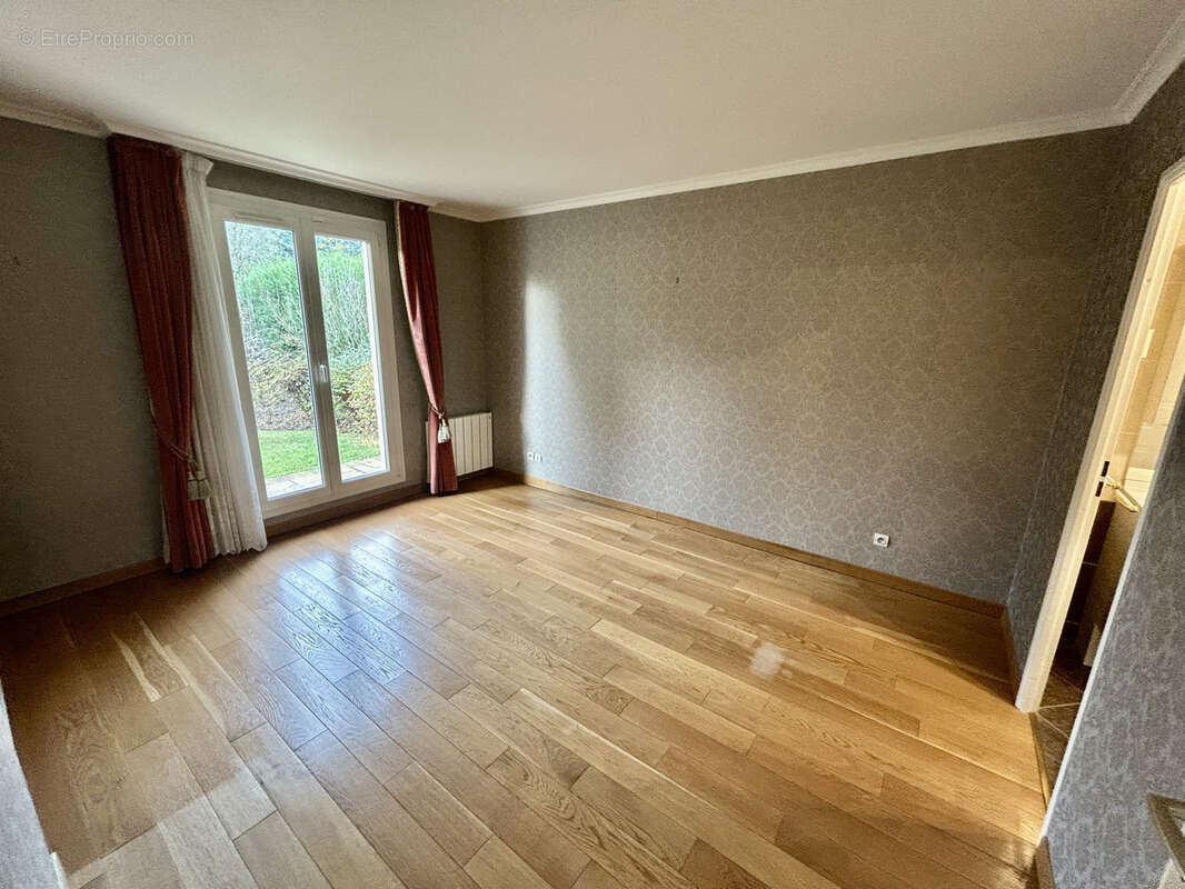 Maison à CLAYE-SOUILLY