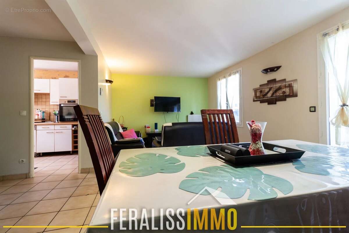 Maison à COURDIMANCHE