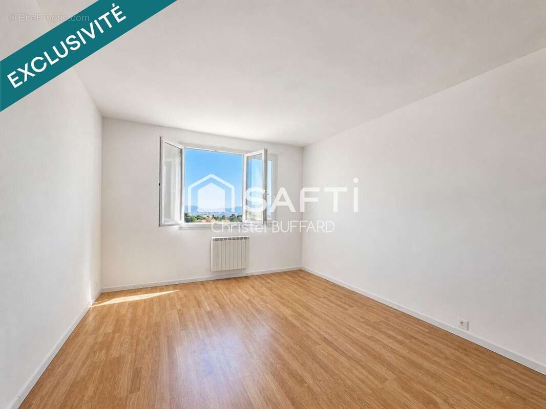 Appartement 64 m² à Marseille-4e  - photo 9