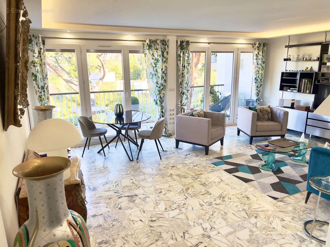 Cannes basse californie t3/t4 de 94m2 terrasses sud 40m2 garage cave - photo 4