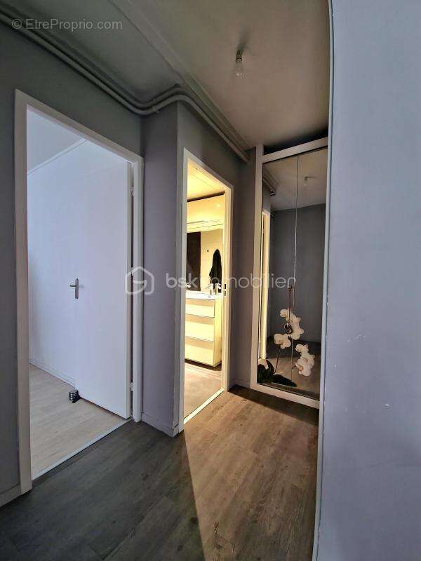Appartement en rc de 124m² utile avec terrasse de 34m² -vue degagee- 5p lumineux et en parfait etat - photo 10