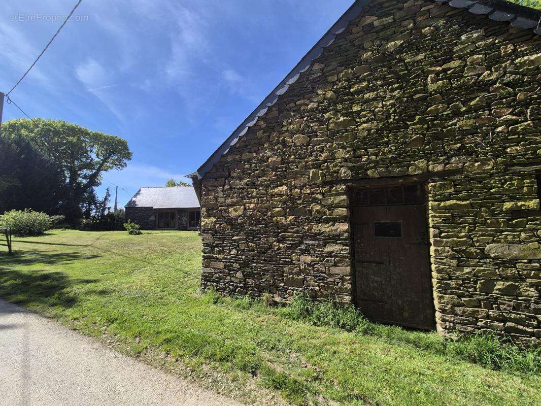 Maison à PLUSSULIEN
