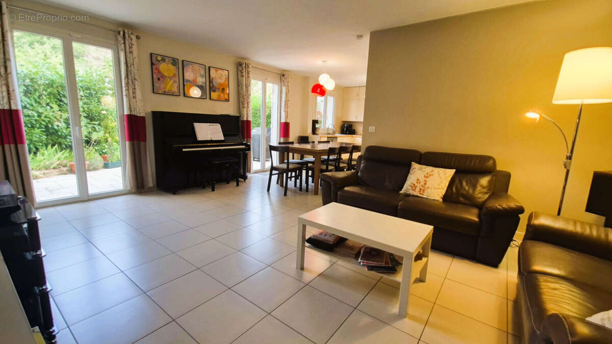 Maison à BURES-SUR-YVETTE