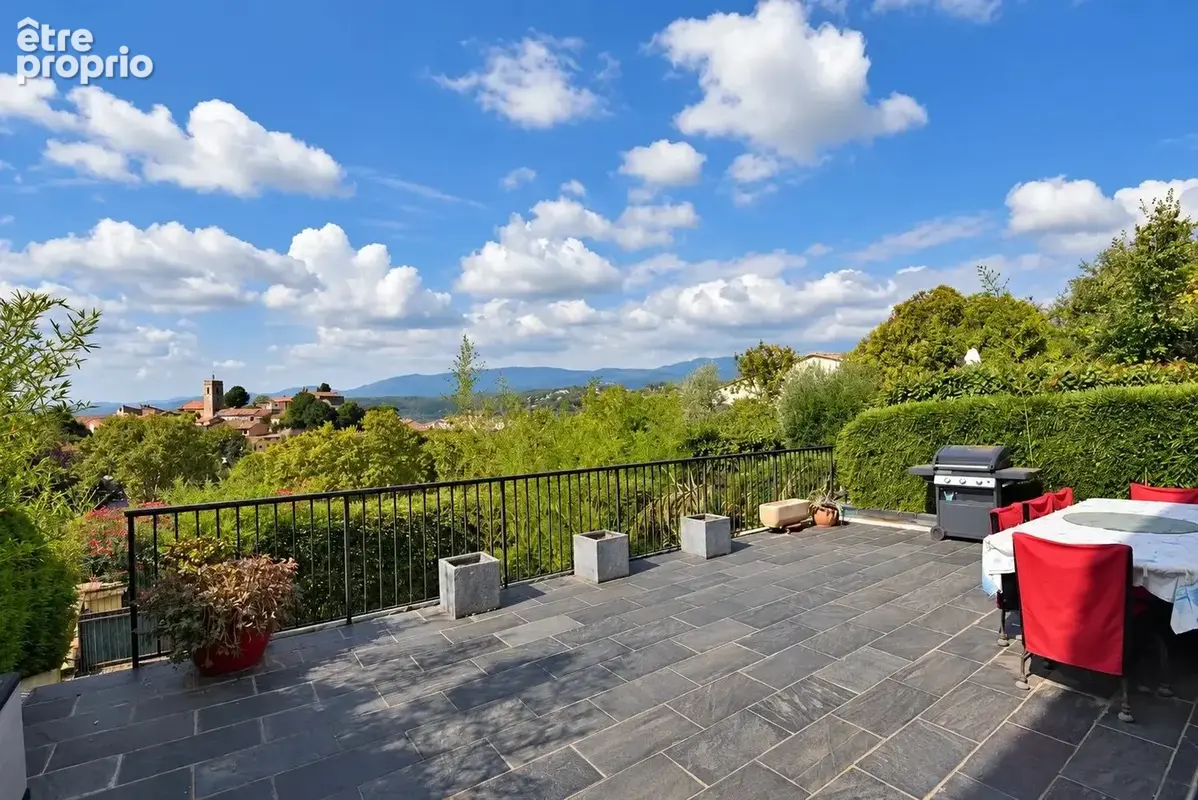 Montauroux – Appartement 86 m², 3 chambres, terrasse de 60 m² et vue dégagée - photo 10