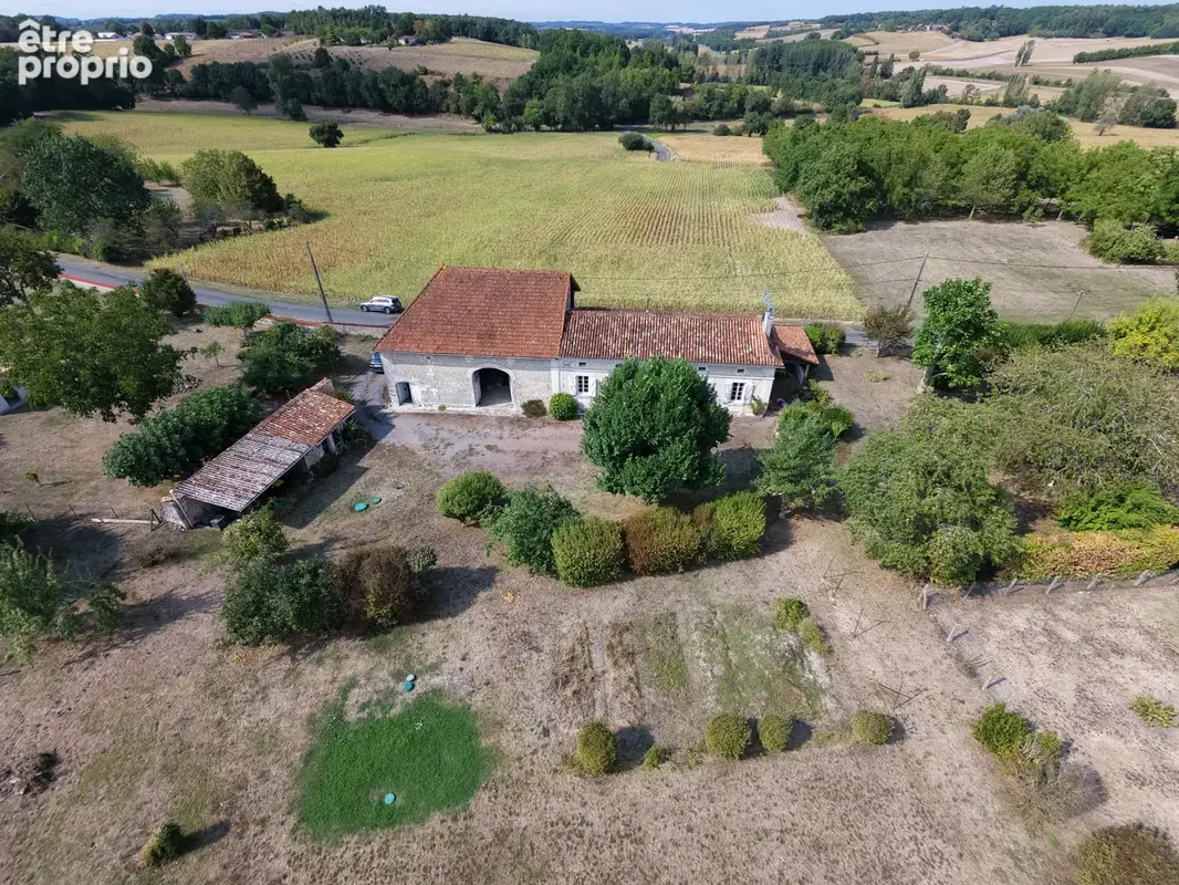 Charmante propriété en pierre avec grange et terrasse couverte - photo 18