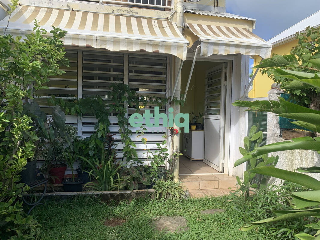 Maison à PETIT-BOURG