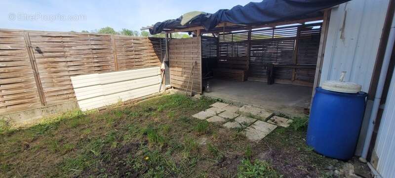 Commerce à AUREILHAN