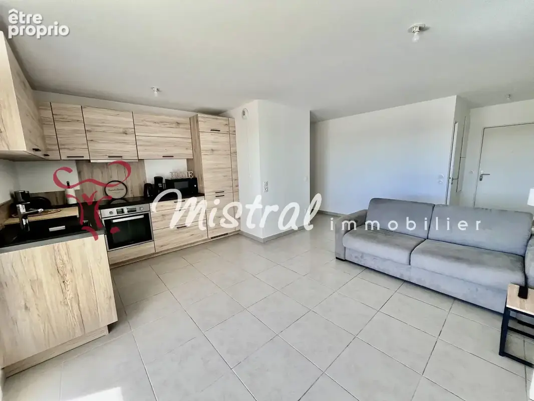 Aigues mortes appartement recent 2 chambres parking terrasse - photo 2