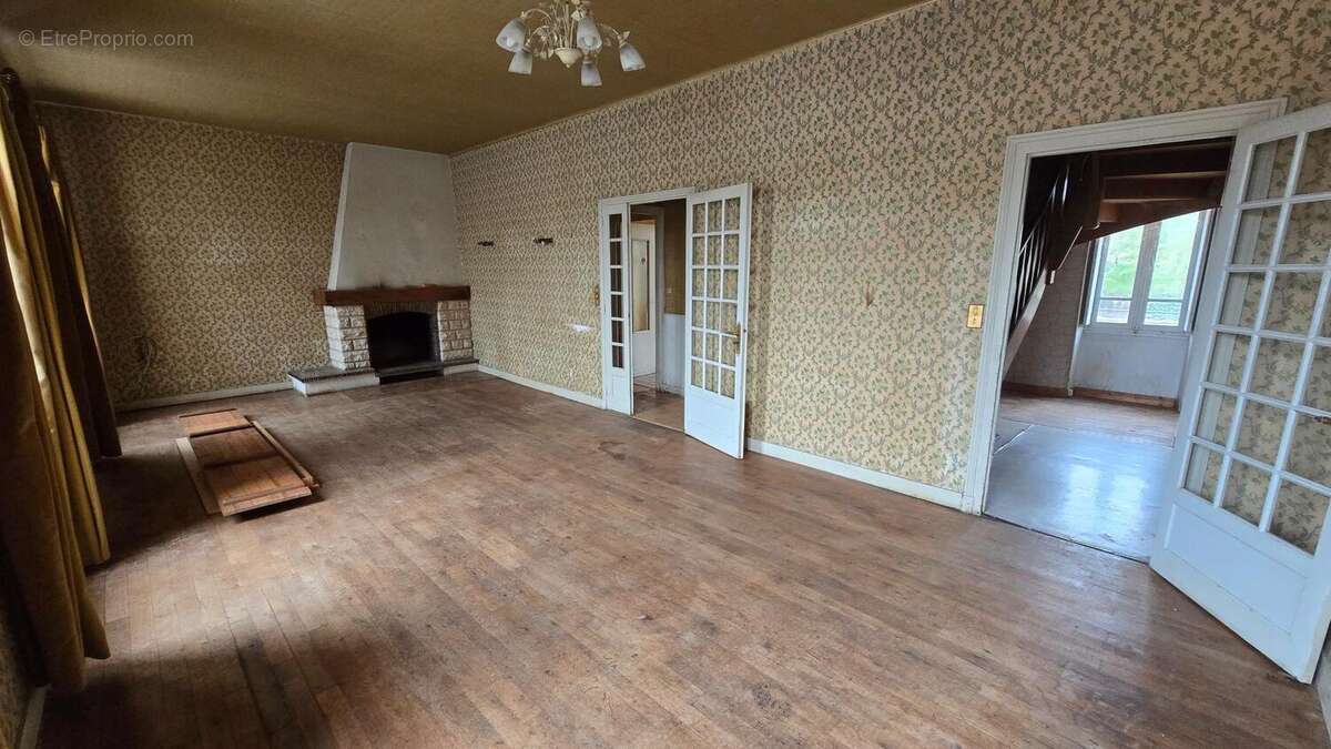 Maison 235 m² à Montmorillon  - photo 7