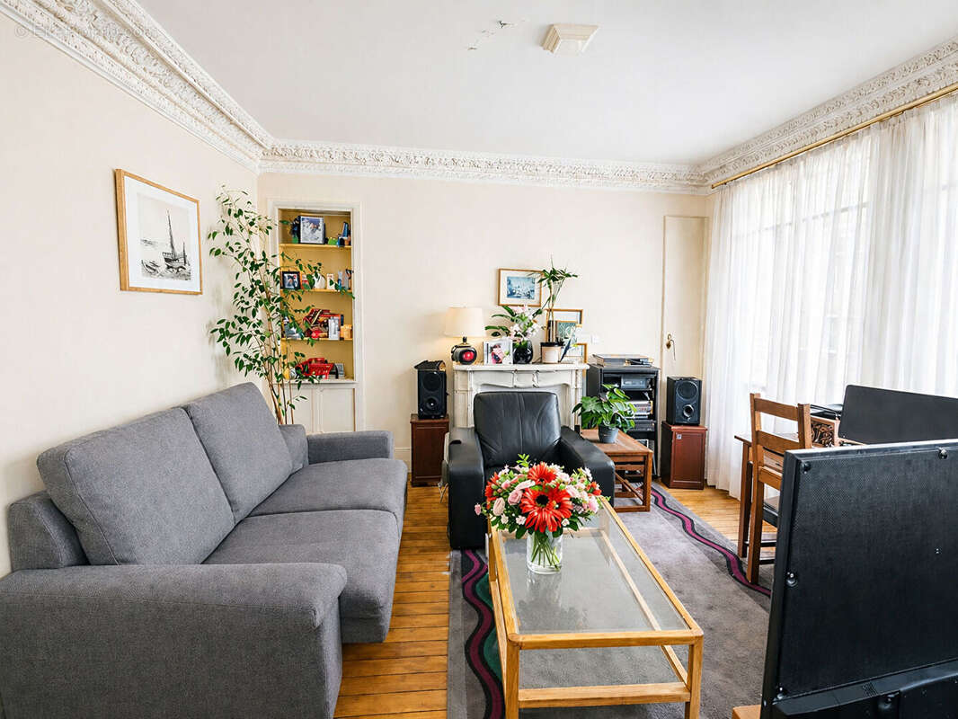 Appartement à COURBEVOIE